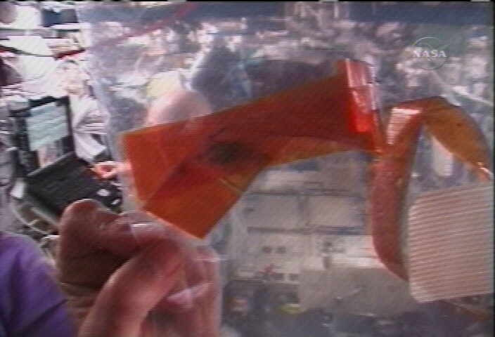 NASA Eyes Worrisome Debris in Space Station Joint